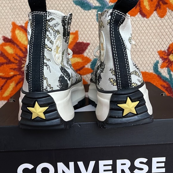 Converse 171399C
RUN STAR HIKE HI
SATURN GOLD/BLACK/EGRET
Men’s sneakers Platfrm - Picture 14 of 16